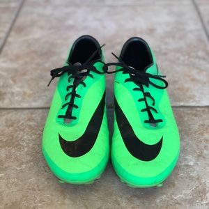 Nike men’s hypervenom phatal soccer cleat